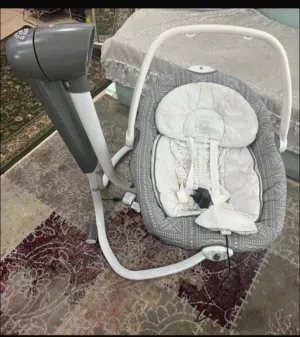 سرير هزاز من جوي