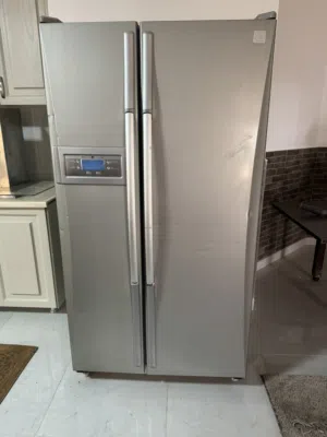 ثلاجة كبيرة