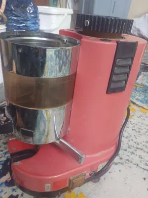 مطحانة قهوة وحبوب ايطاليه