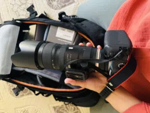 كاميرا كانون R8 وعدسة 70-200 وعدسة 50mm