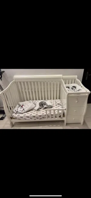 Kids bed with storage
