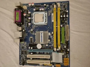 Gigabyte motherboard ddr2 with cpu