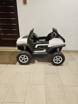 Kids ride on car like new