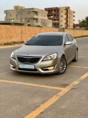 Kia . Cadenza . 2011 . Used0