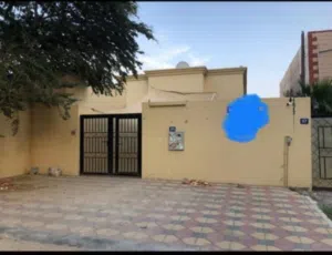 4025 ft² . Landlord0