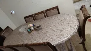 طاولة سفرة للبيع مع ست كراسي