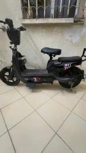 للبيع سكوتر كهربائيه