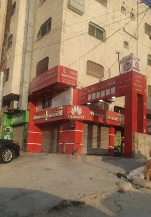 مستودع ومخزن للإيجار بجانب عيدات الكرم ومحلات جمهور لمواد البناء