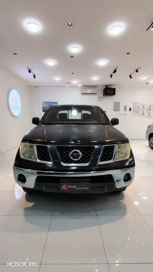 Used Nissan Navara in Al Batinah