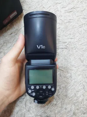 فلاش كانون V1 لساته وكالة، نظيف جدا بالشنتة. Flash Godox V1