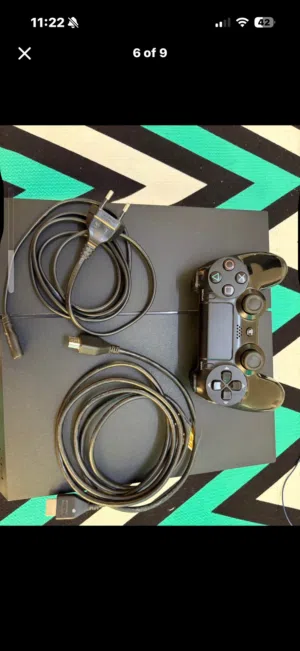 Ps4 fat clean And excellent condition and low use fixed price