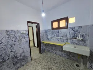 شقه اللبيع في سيدي حسين تتكون من غرفتين صاله حمام مطبخ ممر وصالون وبلكوني