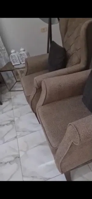 شقّة بالدور الأول مفروشة ونظيفة ومكيفة بأبو نوّاس