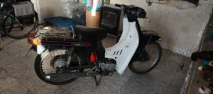 okay it's a birdie Suzuki birdie original 90cc it is back wheel drive also this in good condition
