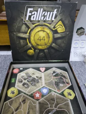 Fallout: The Board Game     Fallout: Das Brettspiel