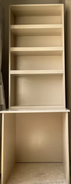 طاولة دراسة مع 3 ارفف للكتبStudy desk with book shelves
