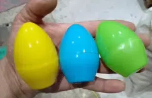 كبسولات تغليف ألعاب. وهدايا ومفاجأت البيض