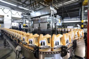 مطلوب ممول لمصنع انتاج زيوت سيارات