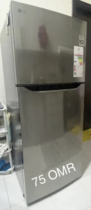 ثلاجة ال جي بحالة الجديد LG refrigerator