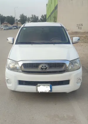 Toyota Hilux 2010 PickUp Double Cab Vehicle Is In Good Condition تويوتا هايلكس دبل غمارتين بنزين، ال