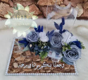 للبيع  ستاندات ذهب جديده  السعر 15 دينار  السلات للبيع ب 20 دينار
