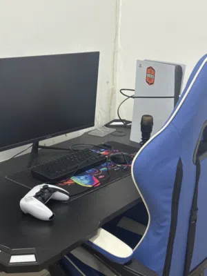 سيتاب قيمينق كامل مع PlayStation 5 slim  و كامل مستلزمات (بيع مستعجل) شوف الوصف مهمممممم