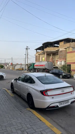 سوناتا هايبرد تكسي دبي