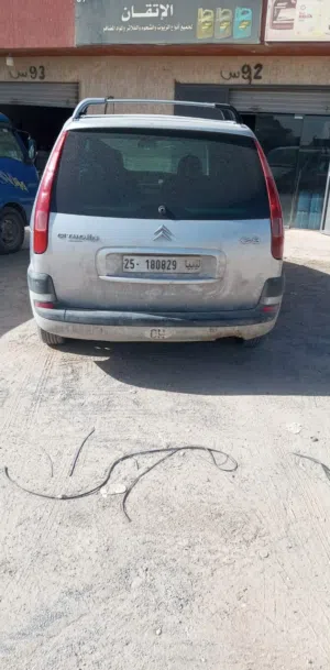 شاتروين موديل. 2004