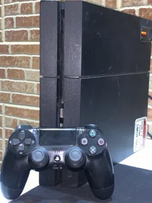 PlayStation 4 PlayStation for sale in Al Dakhiliya