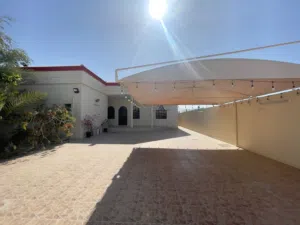 4 Bedrooms . More than 6 bathrooms . 7000 m21