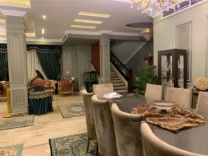 فيلا مستقلة بحمام سباحة خاص بكمبوند فاونتن بارك بموقع مميز جدآ بالتجمع الخامس فى الجولدن سكوير