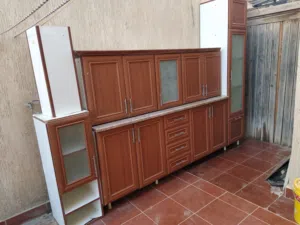 مطبخ خشبي مستعمل للبيع بحالة ممتازة