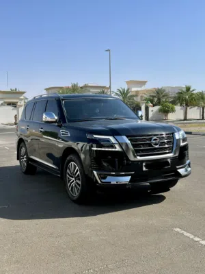 نيسان بلاتينيوم