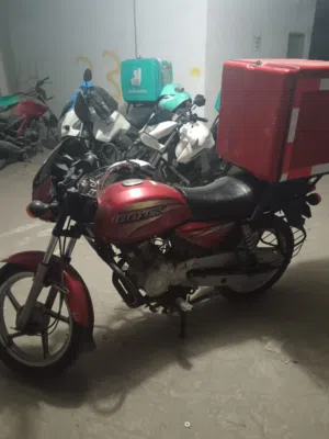 بجاج بوكسر مستعمل بحاله ممتازه مع اوراقه دفتر لسه متجدد