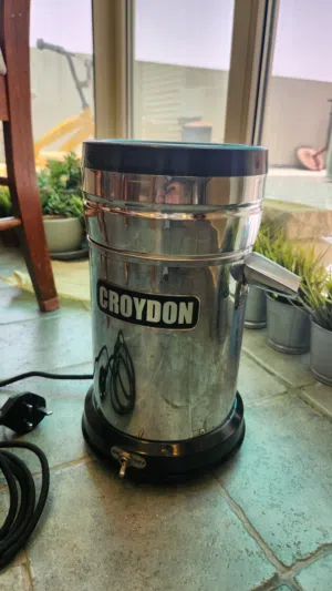 commercial orange juicer