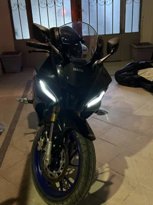 Yamaha R15 2025 للبيع