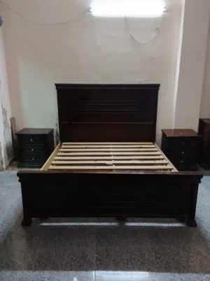 غرفة نوم لاتيه لون بني