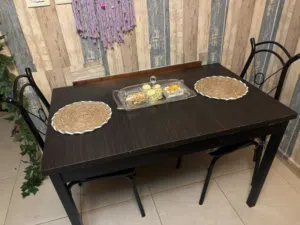 طاولة سفره قويه وثقيله