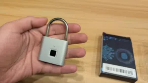 قفل ذكي يعمل بالبصمة ( الاصلي) .