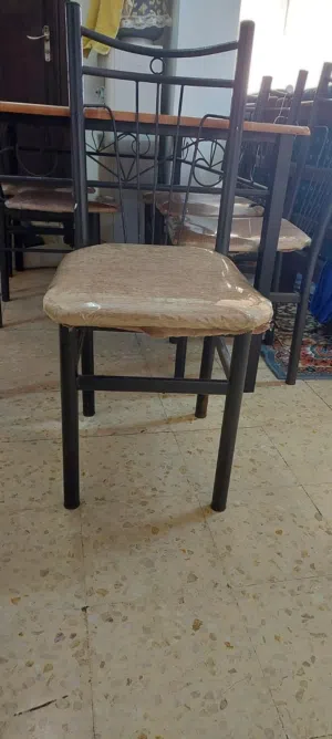 طاوله سفره 6 مقاعد خشب مع حديد مستعملة