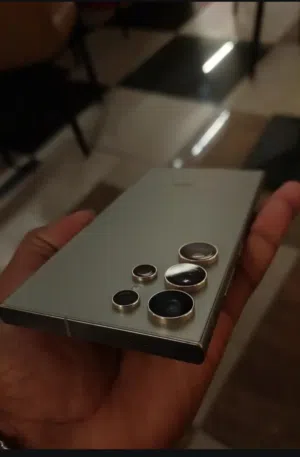 s24 ultra. good condition. one Hand use box bill available. Bought frome DHERAF DG