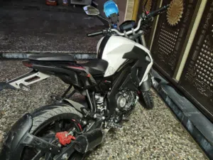 Benelli 180s 3Spark نظيفة جداً دهن وكالة بانزين كلة   محسن كفالة عامة موديل 2024 Benelli 180s 3Spark