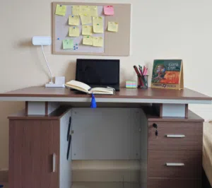 مكتب نظيف والسعر قابل للتفاوض Clean office, price negotiable