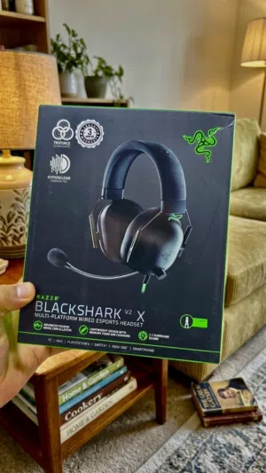 RAZER BLACKSHARK V2 X GAMING HEADSET/HEADPHONES (negotiable)