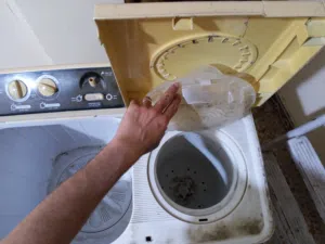 غساله نوع هيتاشي مستعمله للبيع شغاله ونضيفه عطلان بيها التنشيف فقط