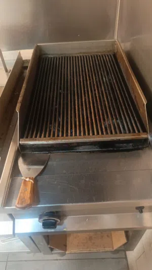 معدات للبيع