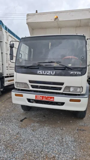 iszu 10 ton truck for sale good condishin  engin gear evrything ok 2007 model