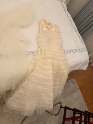 Weddings and Engagements . M . Beige . Used4