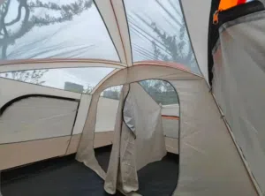 خيمه كبيره تكفي 6 اشخاص نضيفه وحالتها وكاله