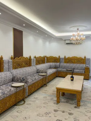 كنبات صاله وطاولات